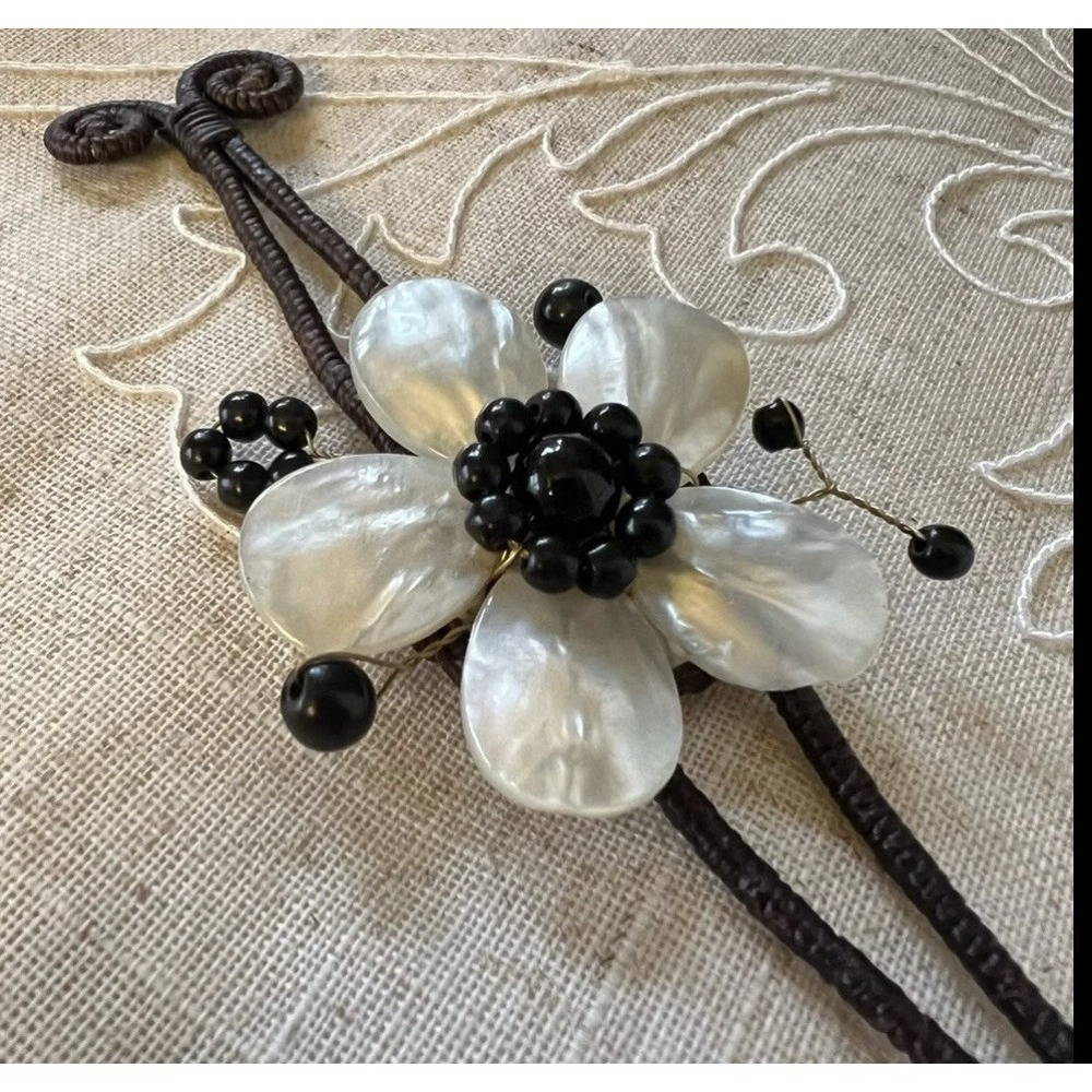 Cuff Bracelet‎ Womens Handcrafted Natural Stone Flower Mother of Pear Glam Gift